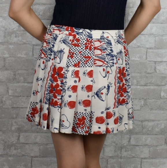 *sold* Vintage medium white floral mini skirt - Picture 2 of 8